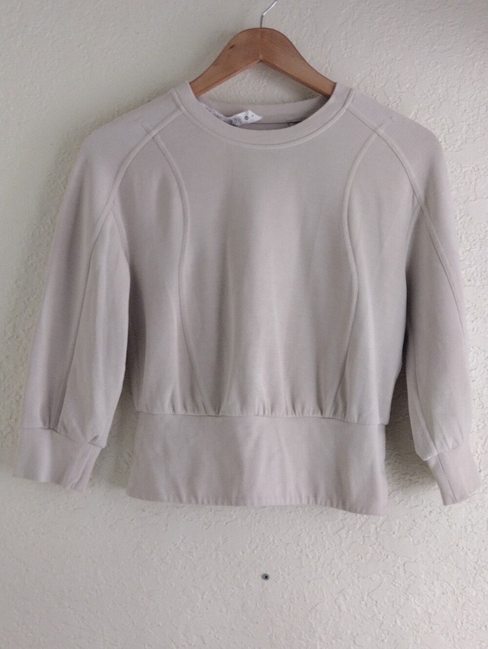 Lululemon Cream Cropped Pullover Sweatshirt Size 4 - Picture 2 of 7